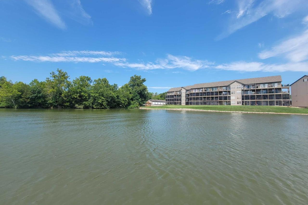 Step-Free Camdenton Condo With Boat Ramp, Dock, Slip Luaran gambar
