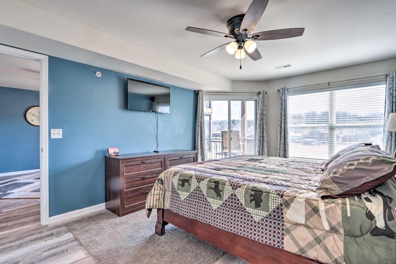 Step-Free Camdenton Condo With Boat Ramp, Dock, Slip Luaran gambar