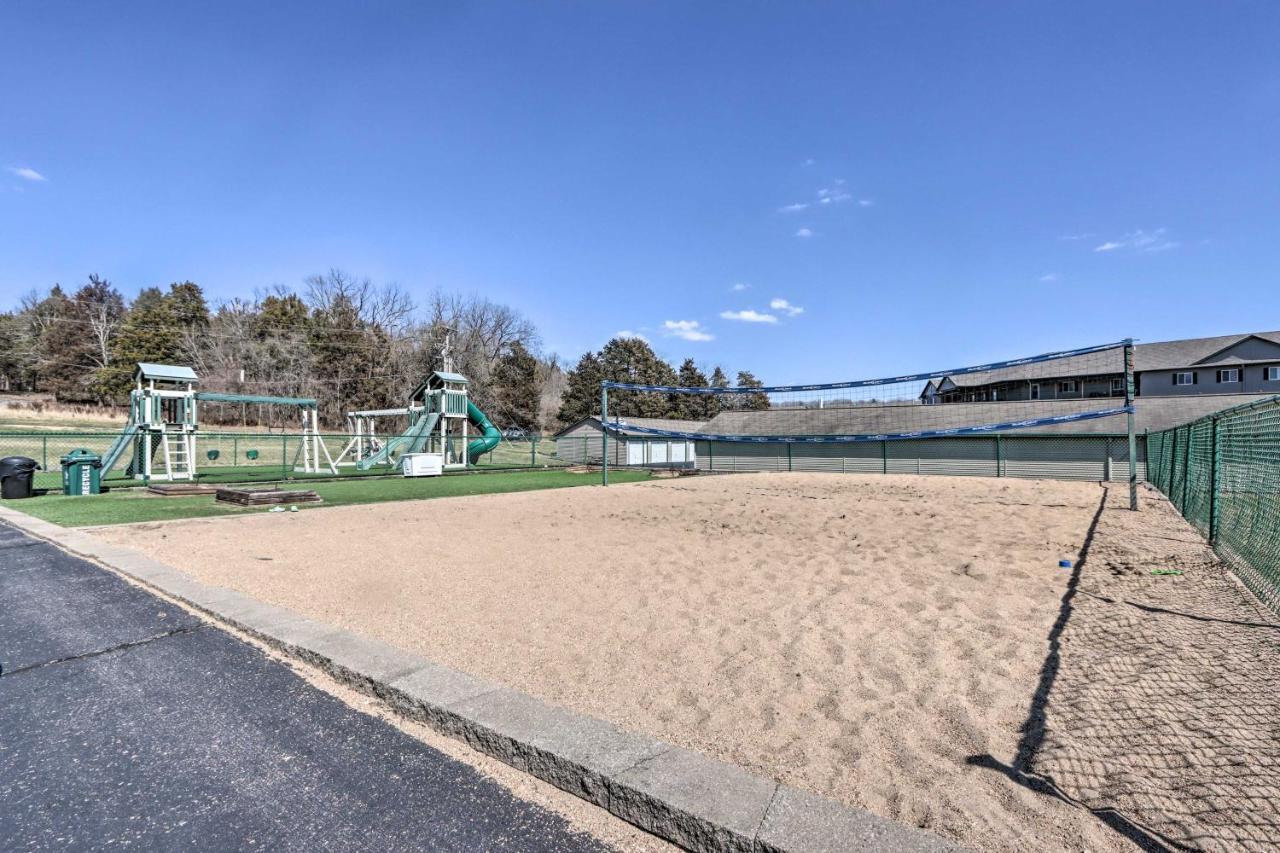 Step-Free Camdenton Condo With Boat Ramp, Dock, Slip Luaran gambar