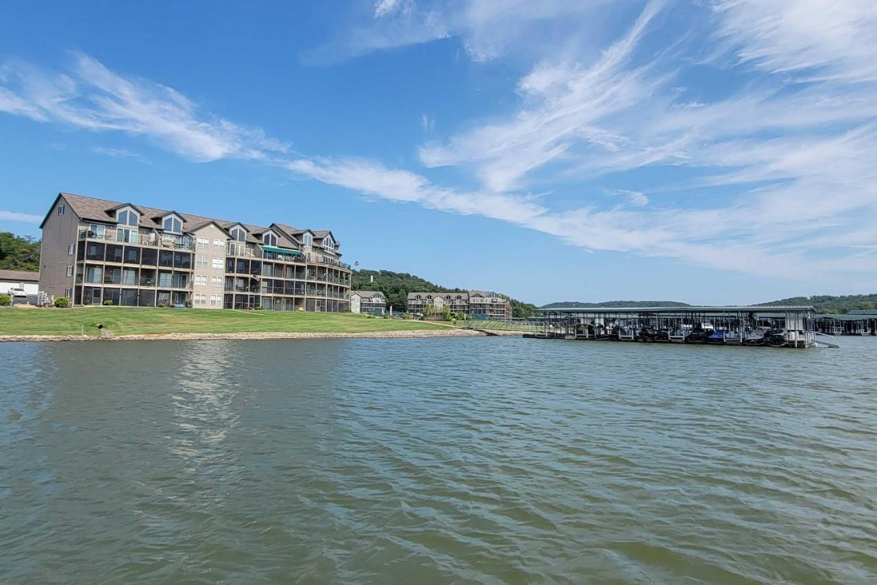 Step-Free Camdenton Condo With Boat Ramp, Dock, Slip Luaran gambar